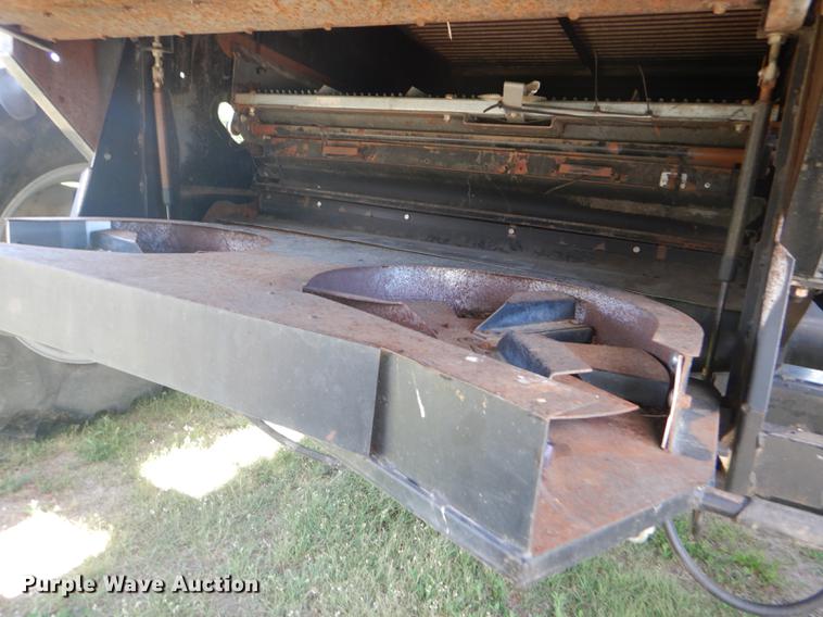 image for item FT9544 2003 Challenger 660 combine