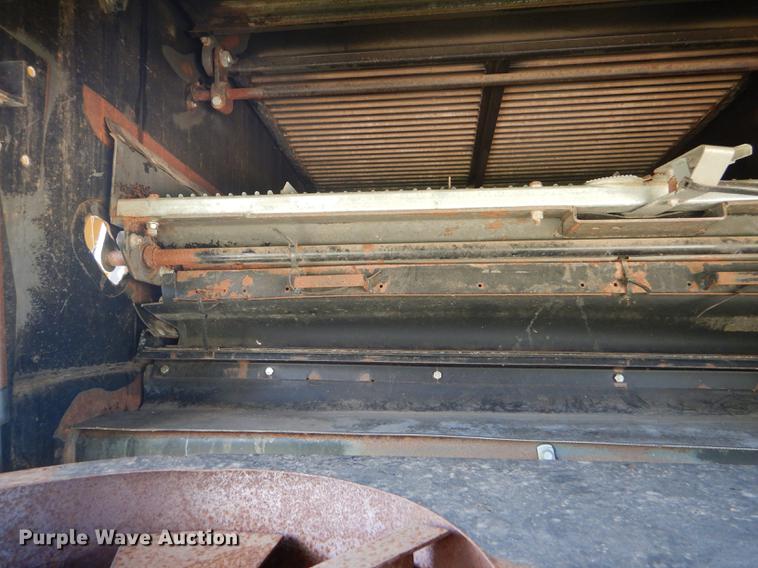 image for item FT9544 2003 Challenger 660 combine