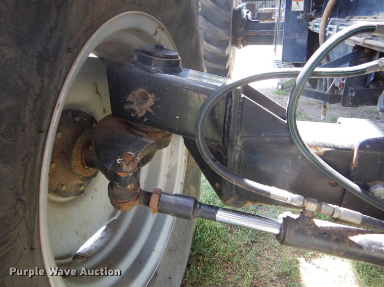 image for item FT9544 2003 Challenger 660 combine