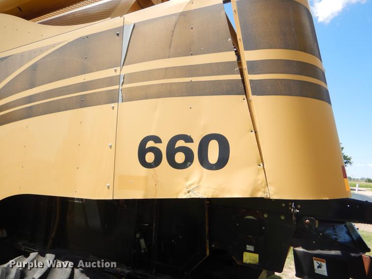 image for item FT9544 2003 Challenger 660 combine