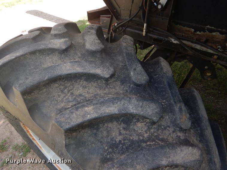 image for item FT9544 2003 Challenger 660 combine