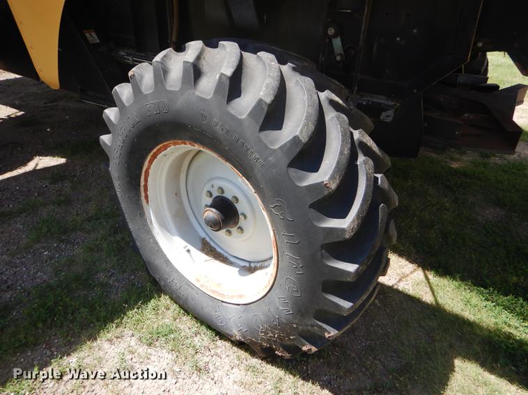 image for item FT9544 2003 Challenger 660 combine