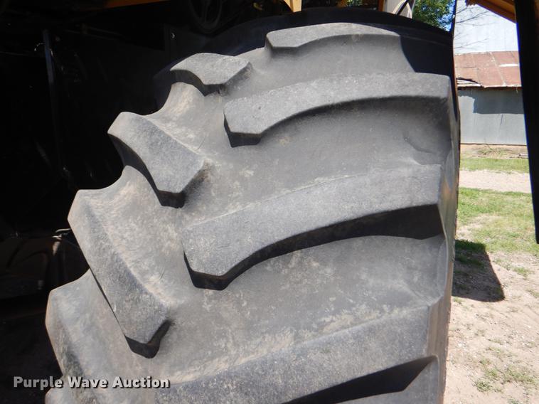 image for item FT9544 2003 Challenger 660 combine