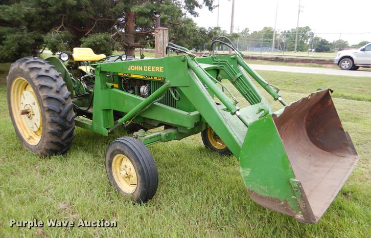 image for item FT9617 1973 John Deere 2030 tractor