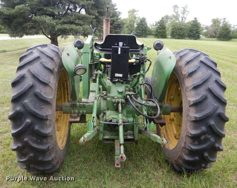 image for item FT9617 1973 John Deere 2030 tractor