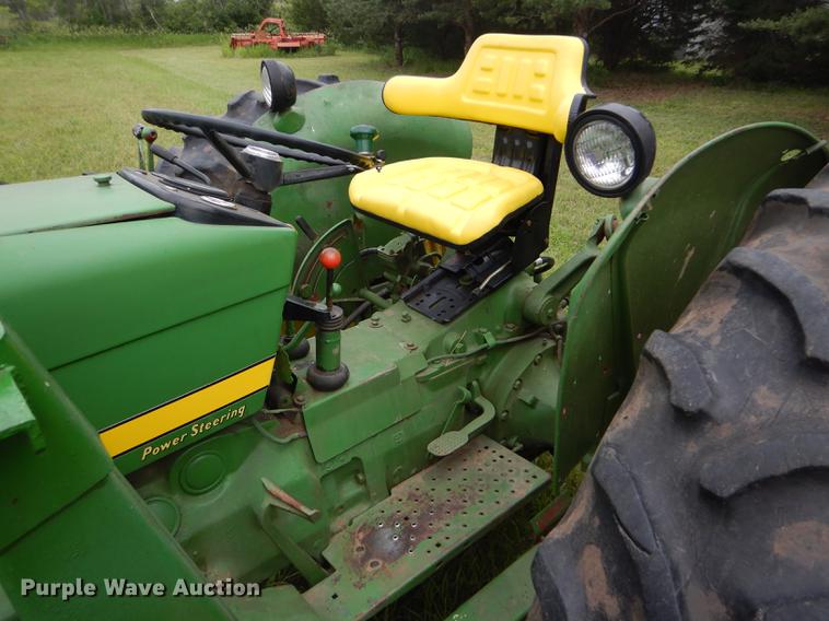 image for item FT9617 1973 John Deere 2030 tractor