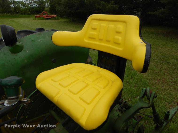 image for item FT9617 1973 John Deere 2030 tractor