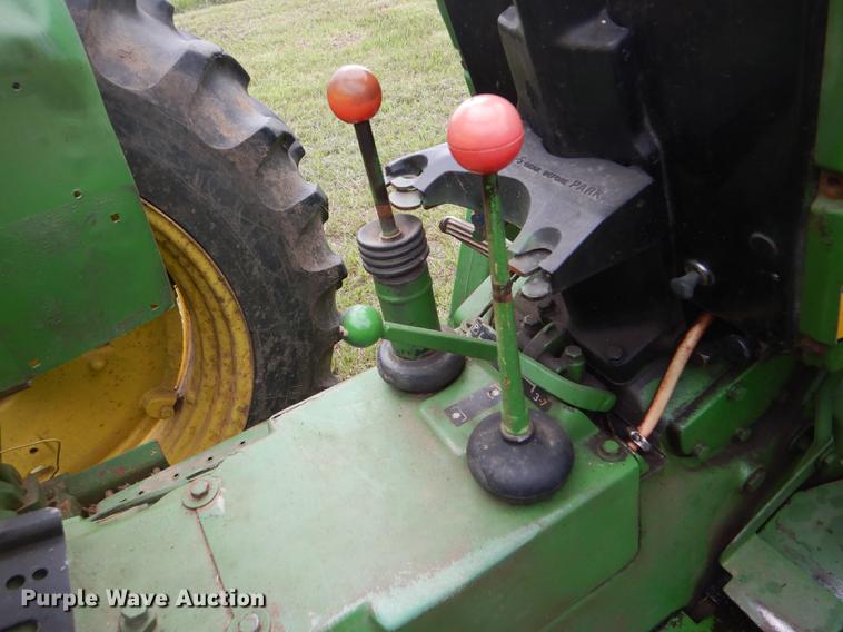 image for item FT9617 1973 John Deere 2030 tractor