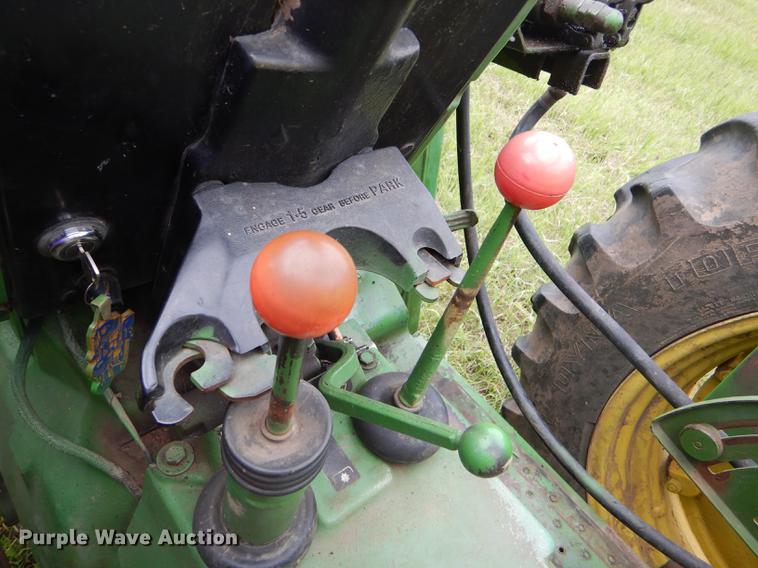 image for item FT9617 1973 John Deere 2030 tractor