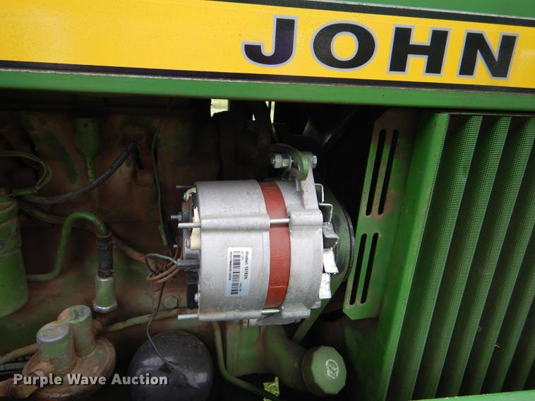 image for item FT9617 1973 John Deere 2030 tractor