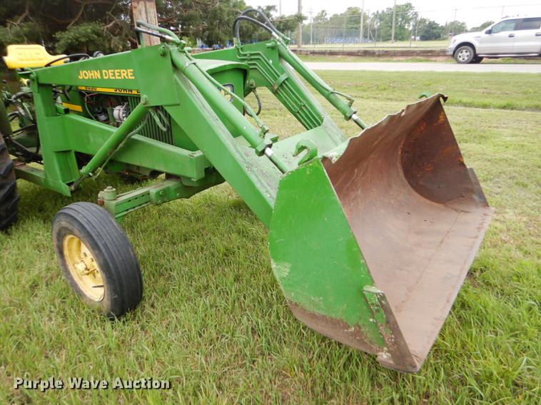image for item FT9617 1973 John Deere 2030 tractor