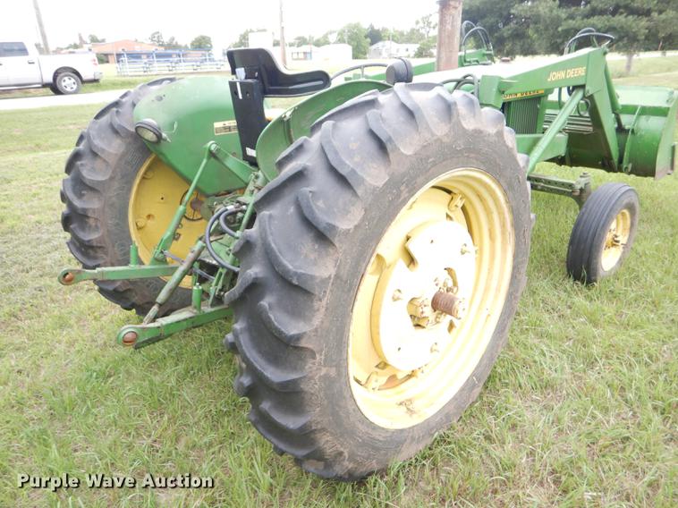 image for item FT9617 1973 John Deere 2030 tractor
