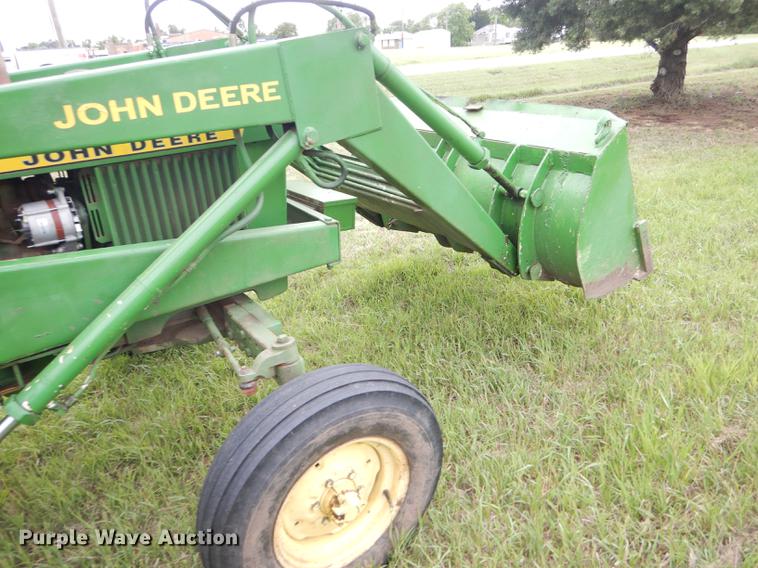 image for item FT9617 1973 John Deere 2030 tractor