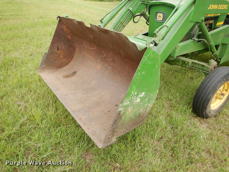 image for item FT9617 1973 John Deere 2030 tractor