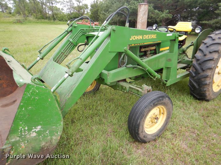 image for item FT9617 1973 John Deere 2030 tractor