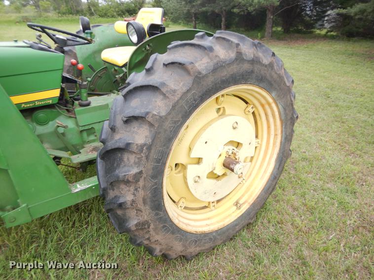 image for item FT9617 1973 John Deere 2030 tractor