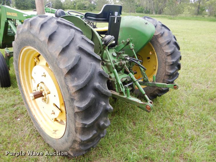 image for item FT9617 1973 John Deere 2030 tractor