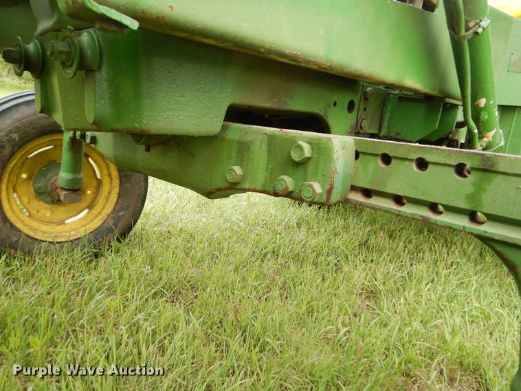 image for item FT9617 1973 John Deere 2030 tractor