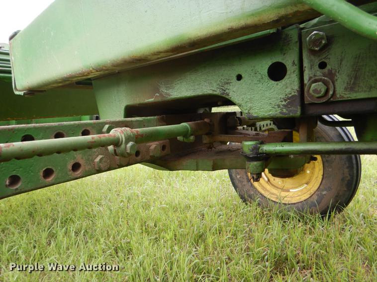 image for item FT9617 1973 John Deere 2030 tractor