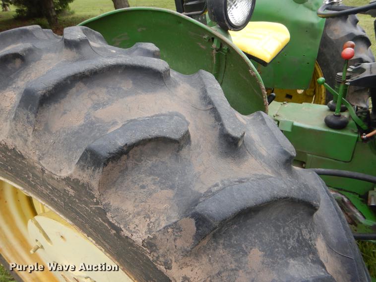 image for item FT9617 1973 John Deere 2030 tractor