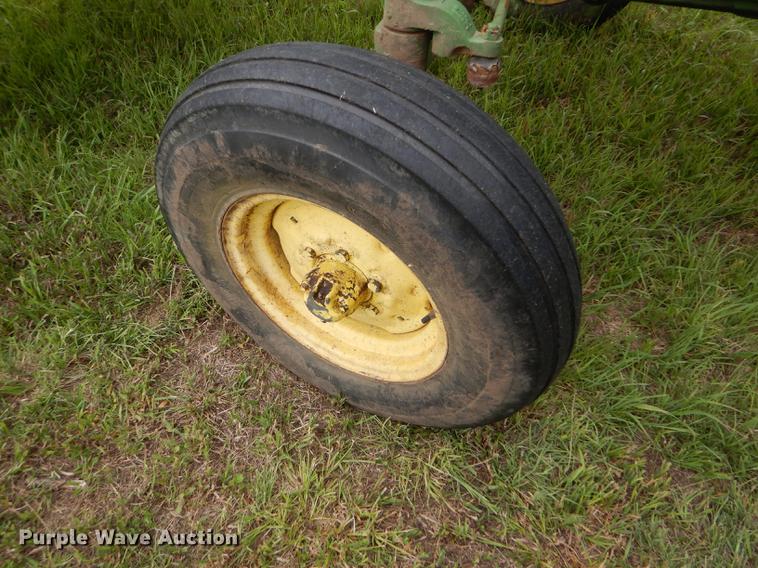 image for item FT9617 1973 John Deere 2030 tractor