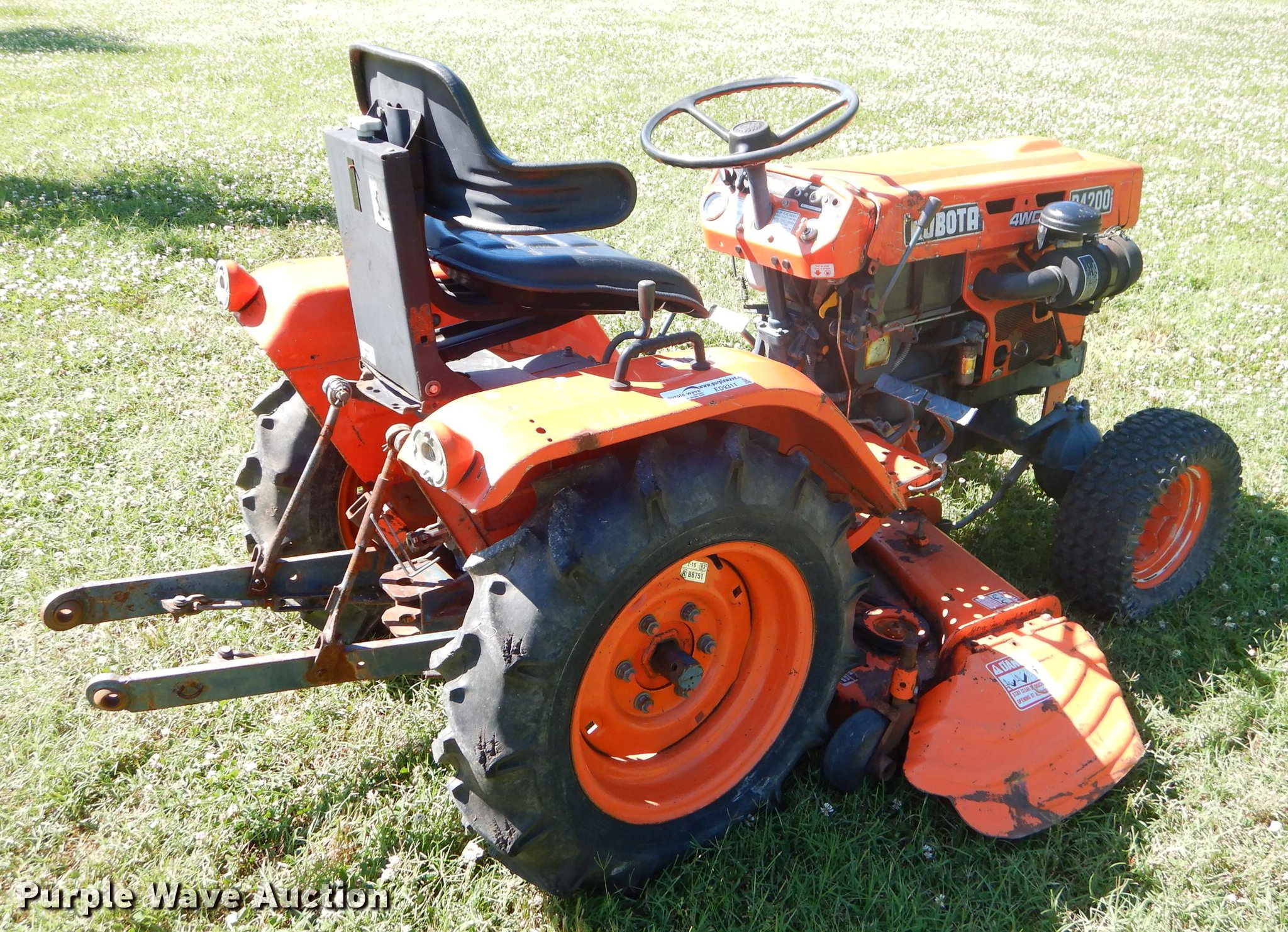 1998 Kubota B4200 MFWD tractor in Chanute, KS Item ED9311 sold Purple Wave
