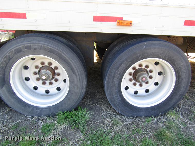 image for item DB4936 2000 Utility refrigerated van trailer