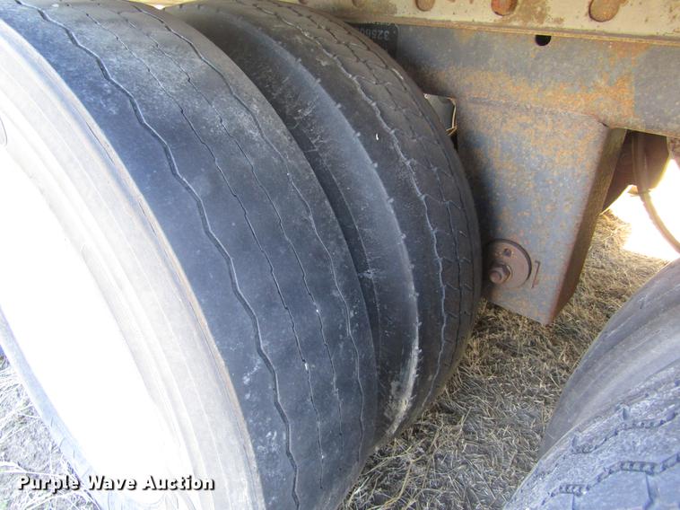 image for item DB4936 2000 Utility refrigerated van trailer