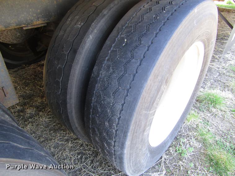 image for item DB4936 2000 Utility refrigerated van trailer