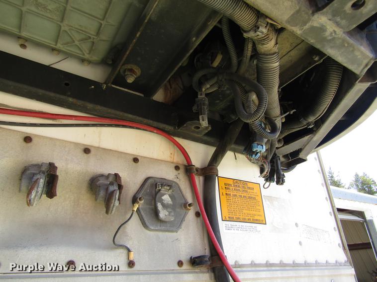 image for item DB4936 2000 Utility refrigerated van trailer