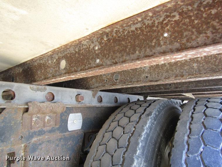 image for item DB4936 2000 Utility refrigerated van trailer