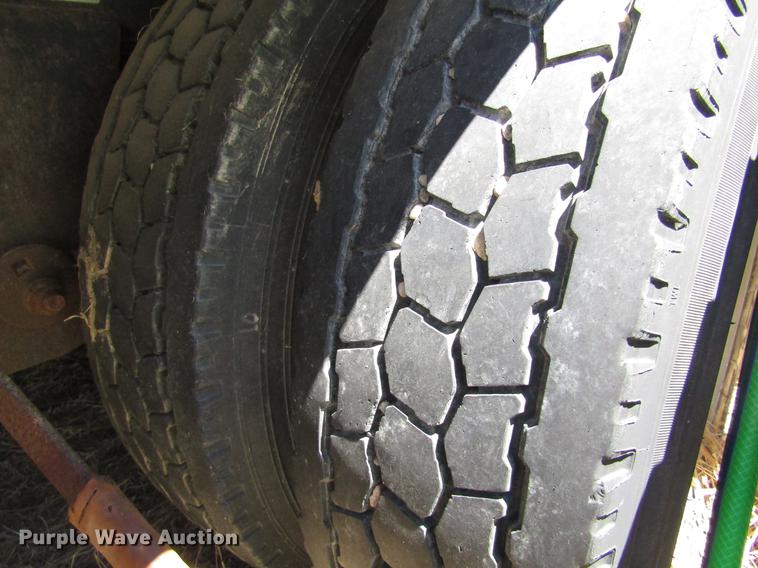 image for item DB4936 2000 Utility refrigerated van trailer