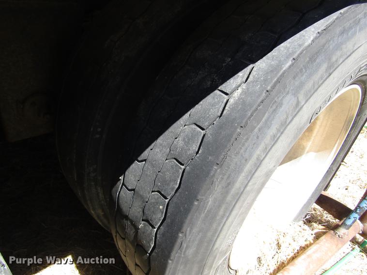 image for item DB4936 2000 Utility refrigerated van trailer