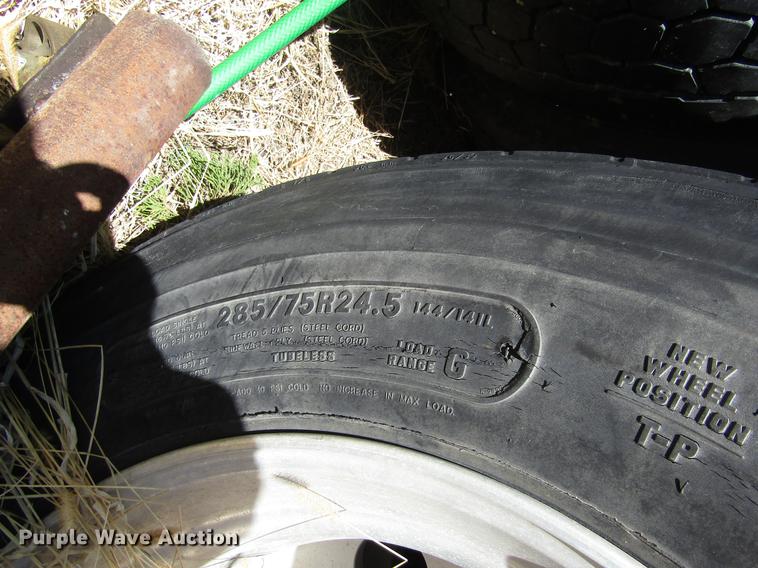 image for item DB4936 2000 Utility refrigerated van trailer