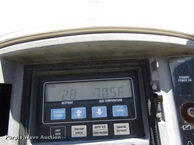 image for item DB4936 2000 Utility refrigerated van trailer