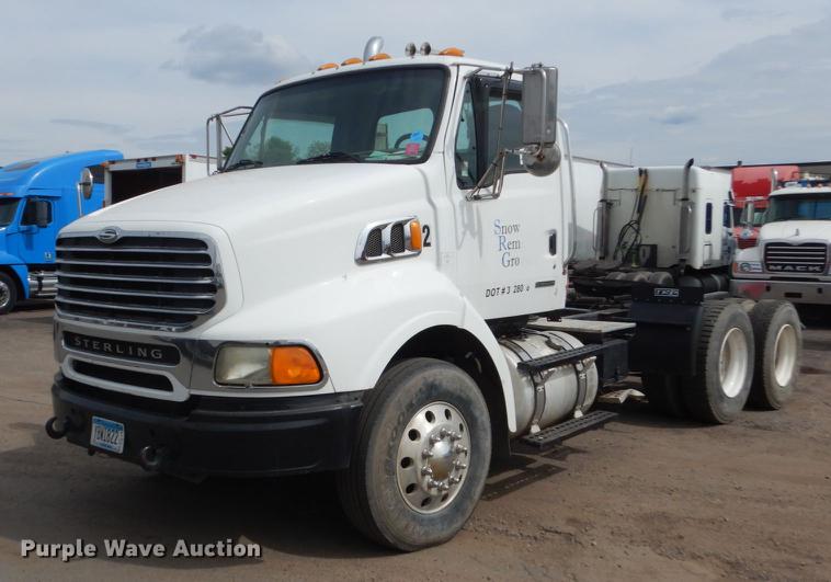 image for item DC4546 2003 Sterling DS-999 semi truck