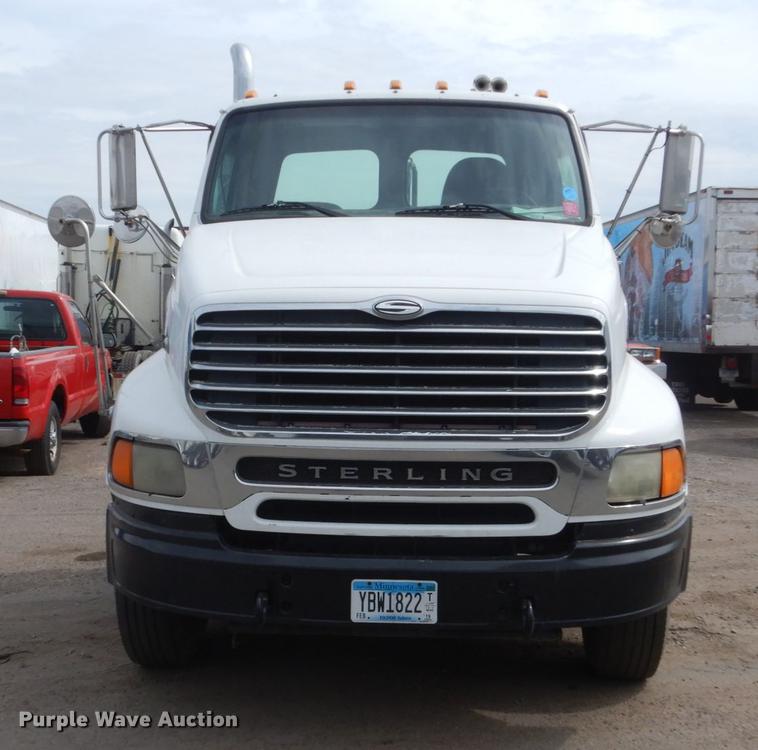 image for item DC4546 2003 Sterling DS-999 semi truck