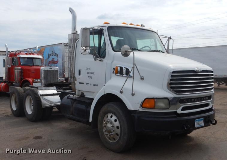 image for item DC4546 2003 Sterling DS-999 semi truck