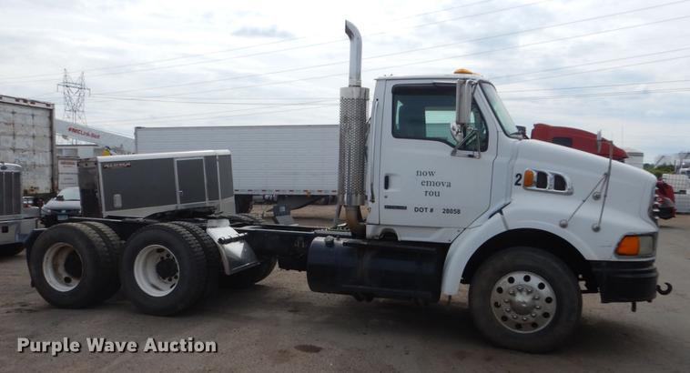 image for item DC4546 2003 Sterling DS-999 semi truck