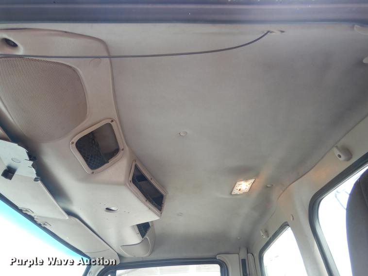 image for item DC4546 2003 Sterling DS-999 semi truck