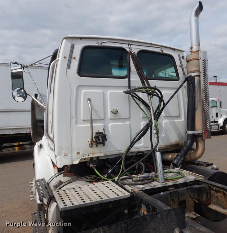 image for item DC4546 2003 Sterling DS-999 semi truck