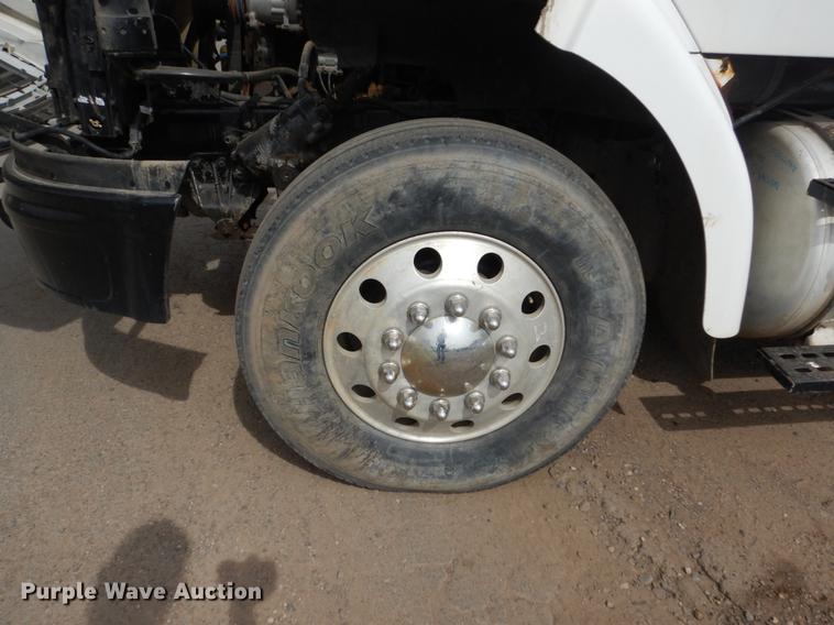 image for item DC4546 2003 Sterling DS-999 semi truck