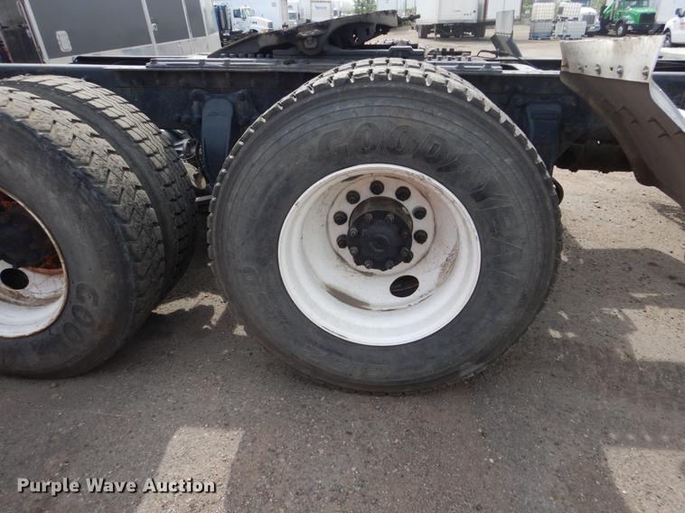 image for item DC4546 2003 Sterling DS-999 semi truck