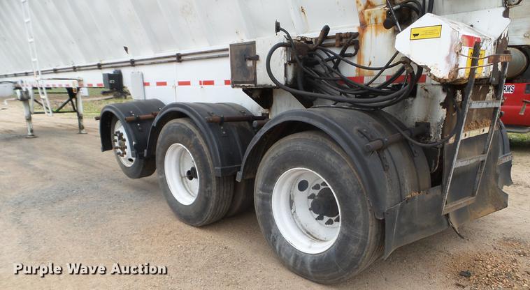 image for item DC4554 2006 Trail King OLB343HV belt trailer