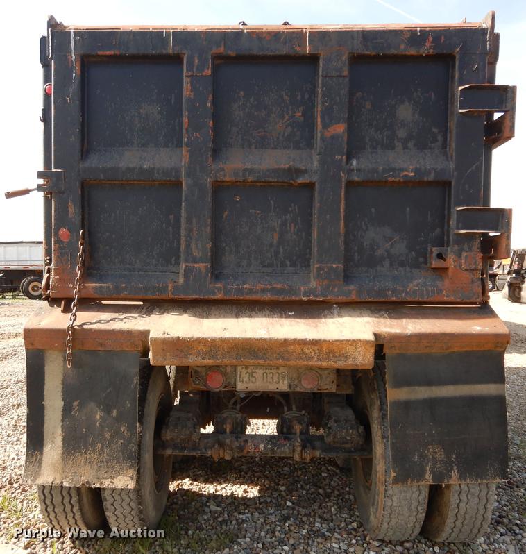 image for item DC8695 1990 Hilbilt end dump trailer