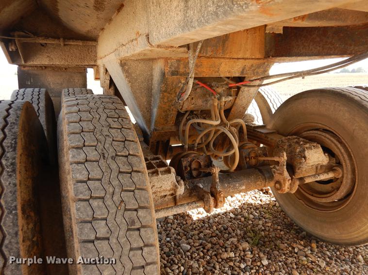 image for item DC8695 1990 Hilbilt end dump trailer