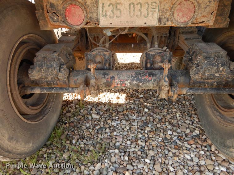 image for item DC8695 1990 Hilbilt end dump trailer