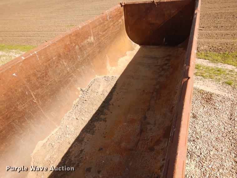 image for item DC8695 1990 Hilbilt end dump trailer