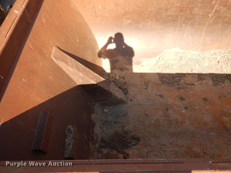 image for item DC8695 1990 Hilbilt end dump trailer