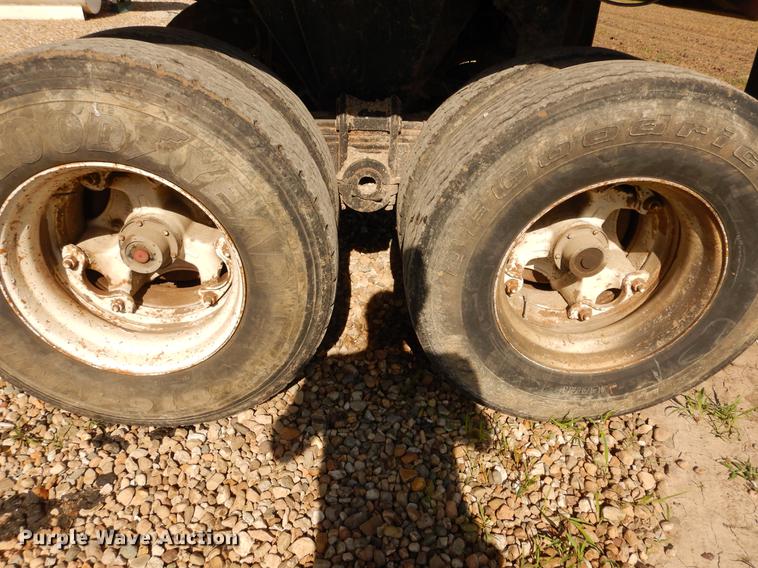 image for item DC8695 1990 Hilbilt end dump trailer